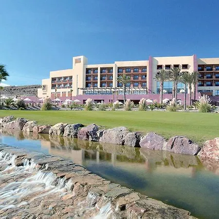 Valle Del 4* مْبيرا